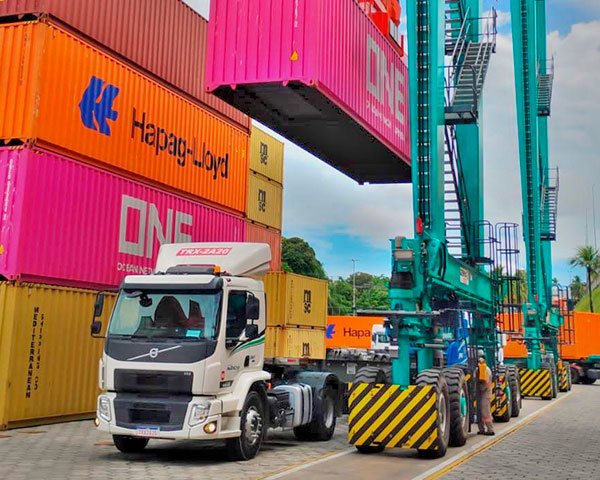 Transporte de Container de 40 e 20 pés.